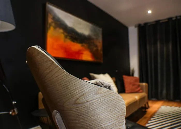 Striking Apartment In The Heart Of Chelsea
